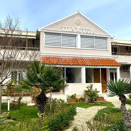 Vila M Vera Rooms With Kitchen And Apartments Durrës Extérieur photo