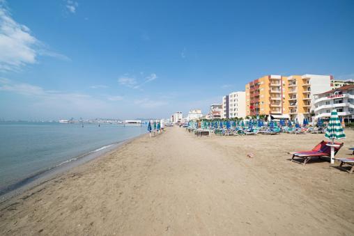Vila M Vera Rooms With Kitchen And Apartments Durrës Extérieur photo