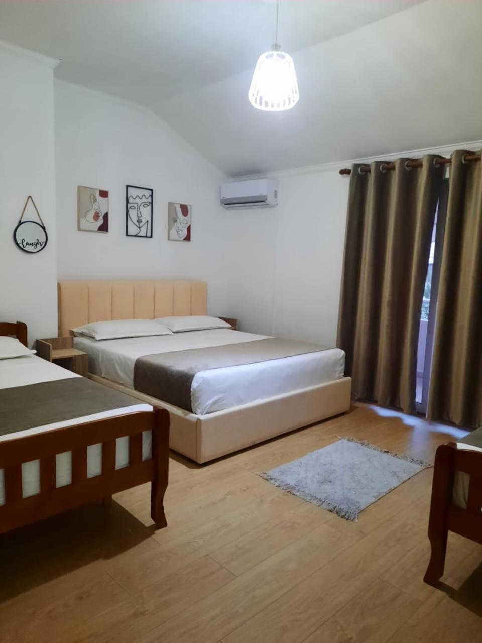 Vila M Vera Rooms With Kitchen And Apartments Durrës Extérieur photo