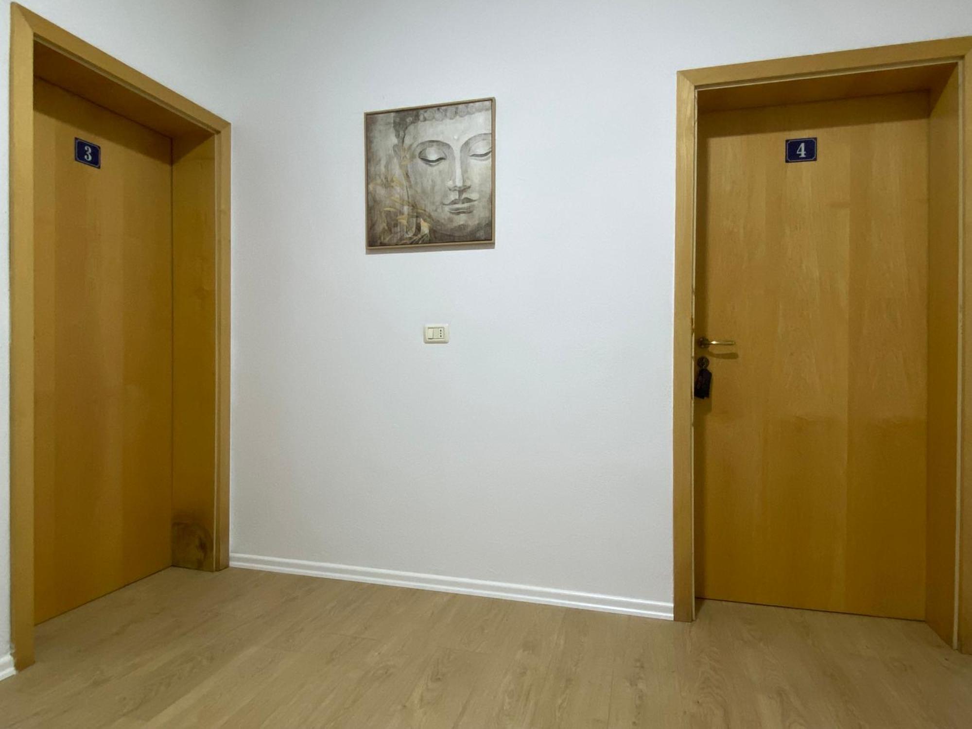 Vila M Vera Rooms With Kitchen And Apartments Durrës Extérieur photo