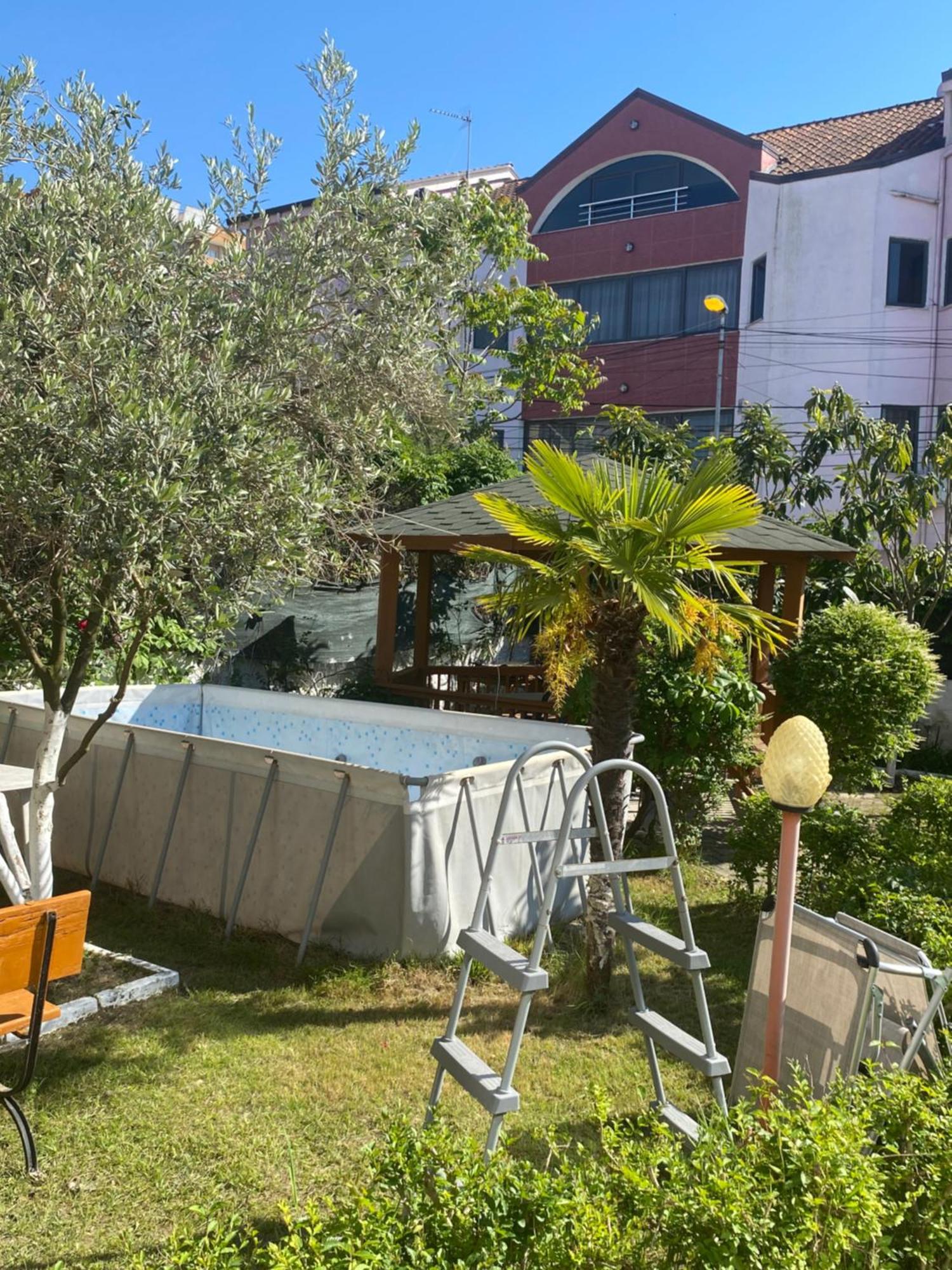 Vila M Vera Rooms With Kitchen And Apartments Durrës Extérieur photo