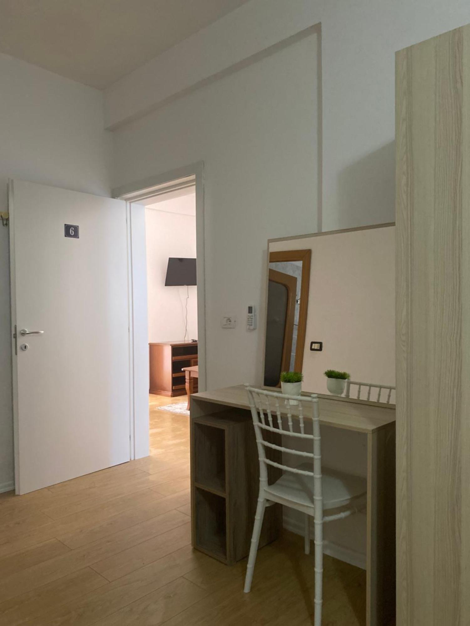Vila M Vera Rooms With Kitchen And Apartments Durrës Extérieur photo