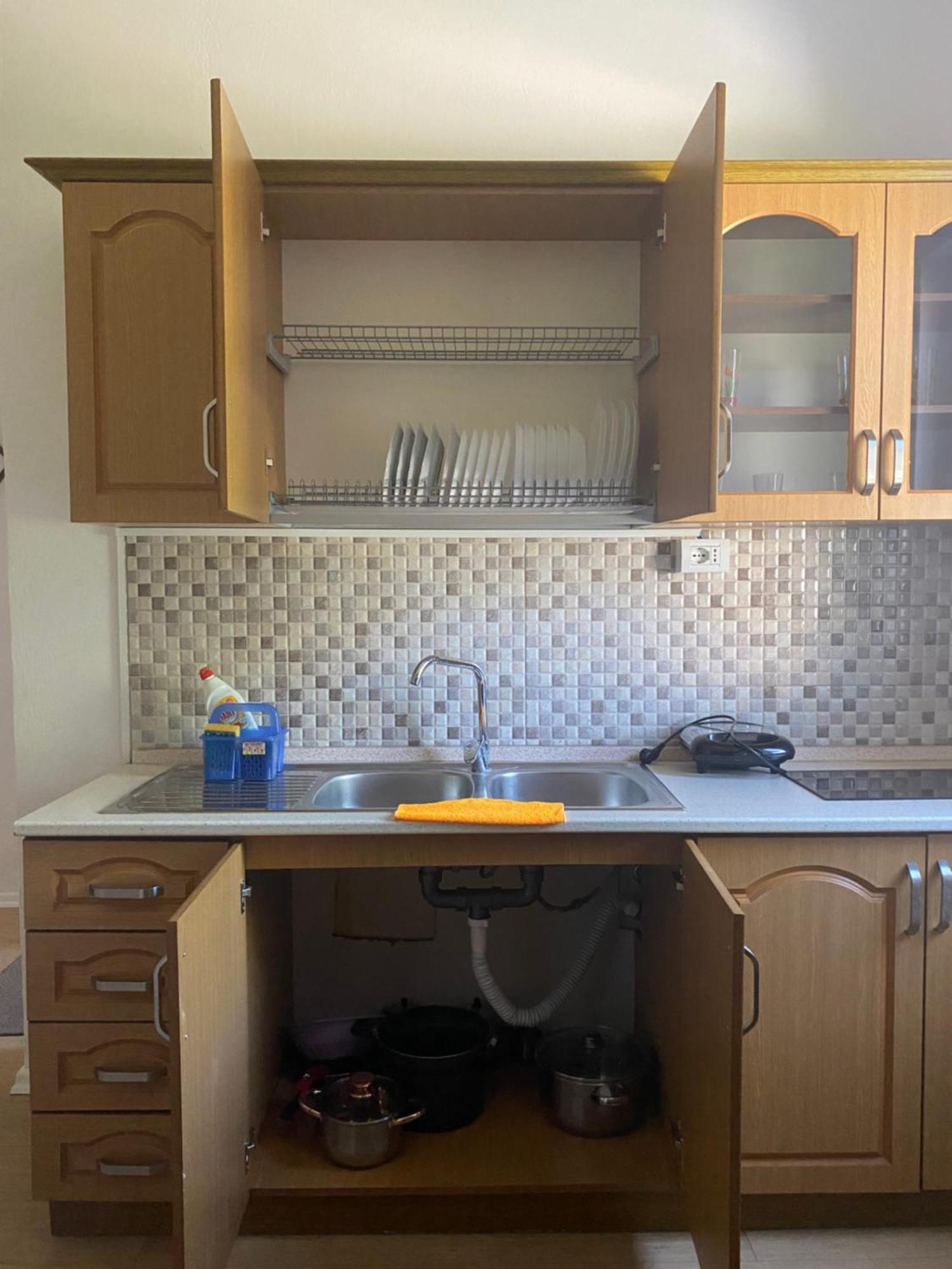 Vila M Vera Rooms With Kitchen And Apartments Durrës Extérieur photo