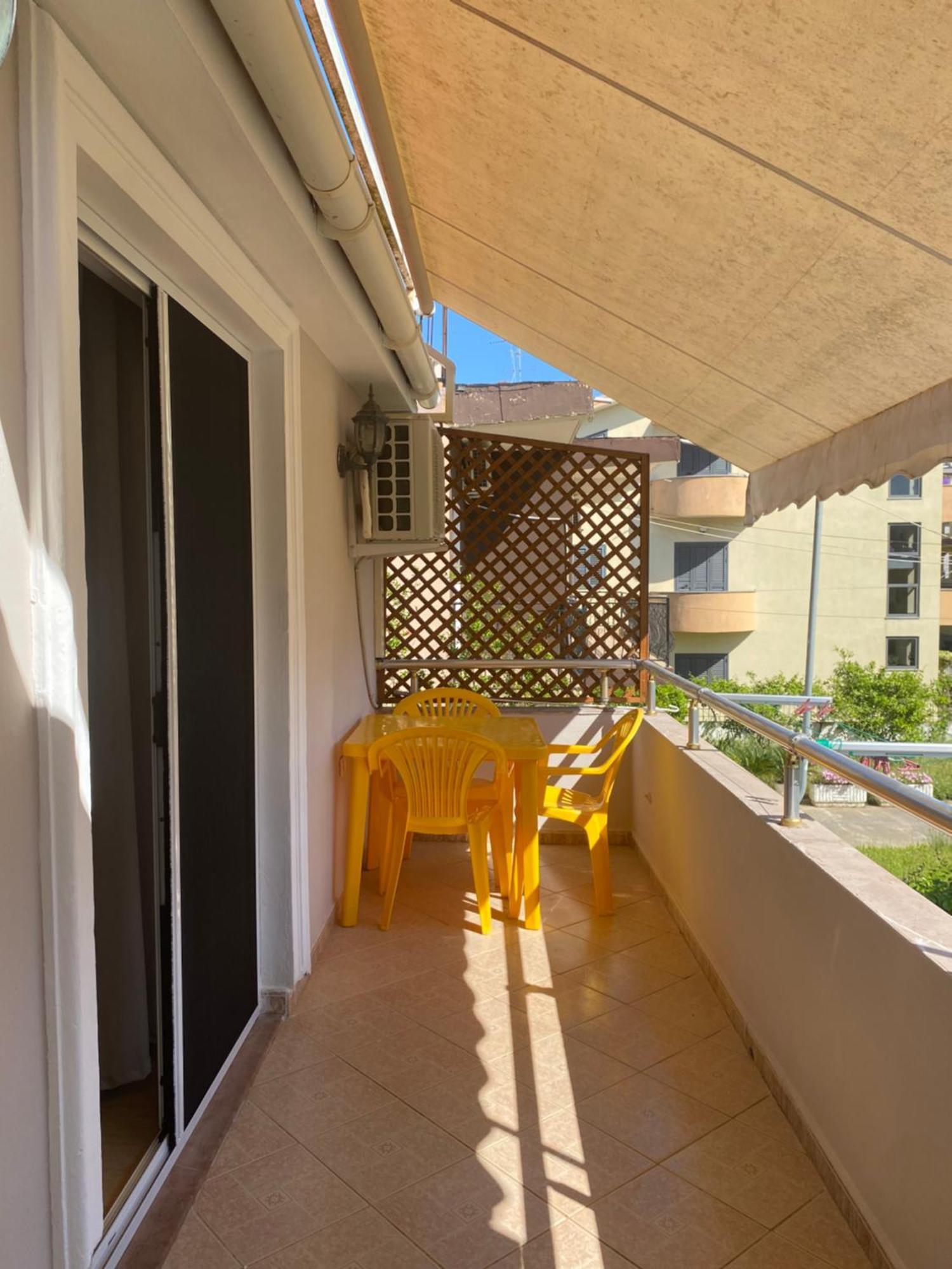 Vila M Vera Rooms With Kitchen And Apartments Durrës Extérieur photo