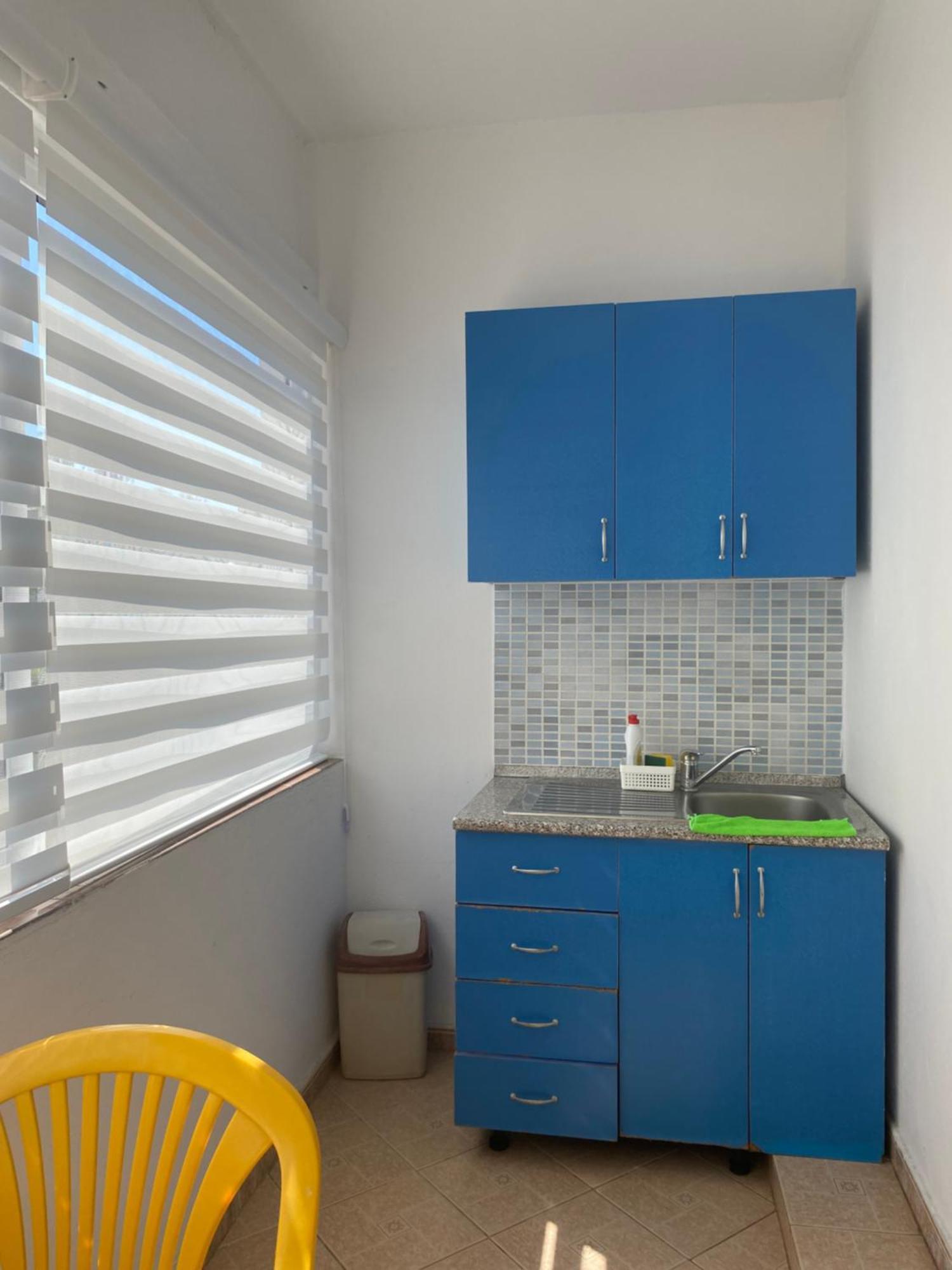 Vila M Vera Rooms With Kitchen And Apartments Durrës Extérieur photo
